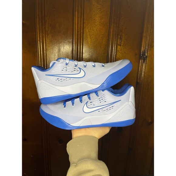 Athletic_Shoes